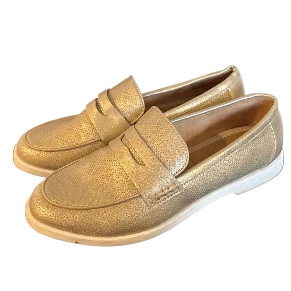 Tommy Bahama gold bay perforated slip on loafers 7.5